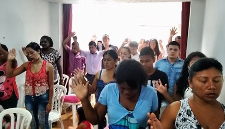 Una iglesia que adora